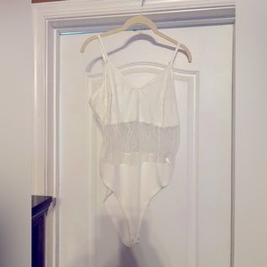 White knit body suit